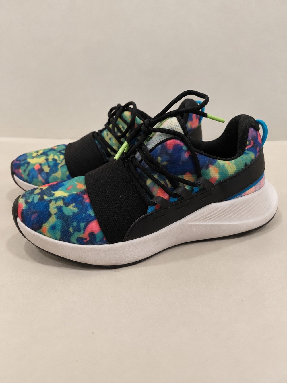 Under Armour Colorful Camo Training Shoes Women’s Size 6